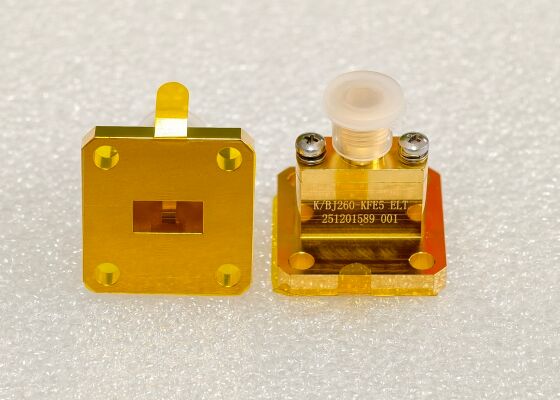 WR90,WR75, WR60, WR51, WR42, WR34, WR28, WR22, WR19, WR15, WR12, WR10, WRD750, WRD650, WRD500, WRD180 gibi dalga kılavuzu bağlantı noktasına sahip koaksiyel adaptör